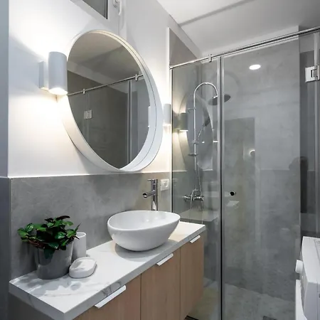 Perfect Base - Steps From Piata Universitatii Apartament Bukareszt