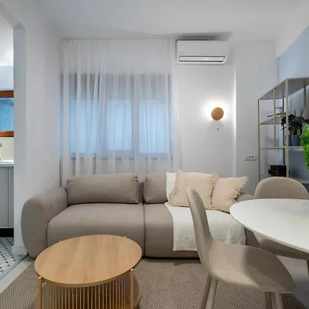 Perfect Base - Steps From Piata Universitatii Bucharest