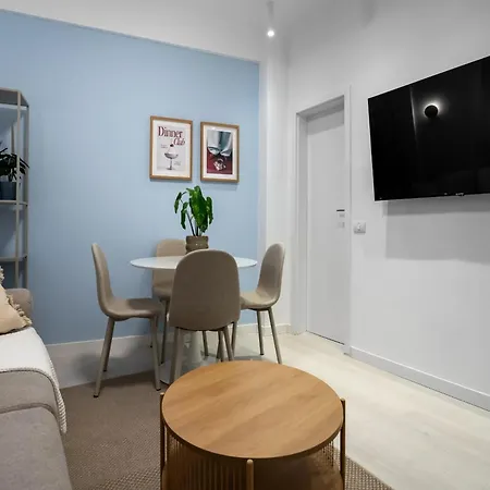 Perfect Base - Steps From Piata Universitatii *