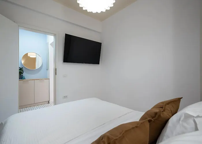 Perfect Base - Steps From Piata Universitatii * Bukarest