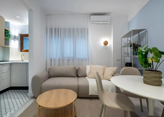 Perfect Base - Steps From Piata Universitatii Bukarest