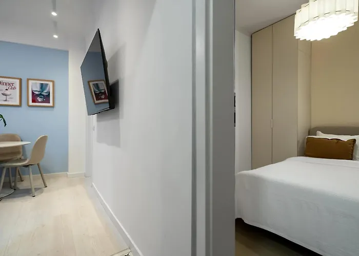 Perfect Base - Steps From Piata Universitatii