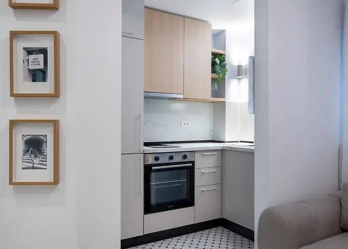 Lejlighed Perfect Base - Steps From Piata Universitatii Bukarest