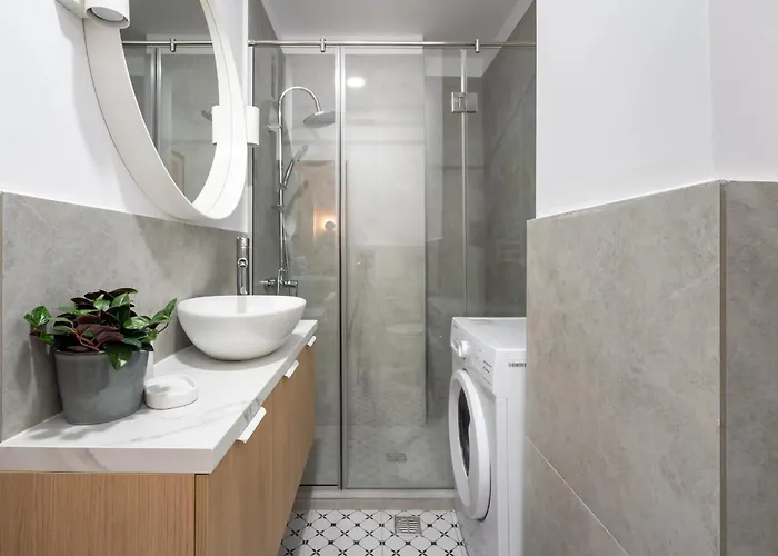 Perfect Base - Steps From Piata Universitatii *