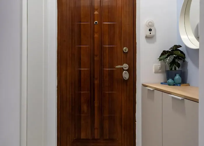 Perfect Base - Steps From Piata Universitatii