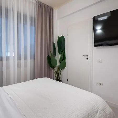 דירה Perfect Base - Steps From Piata Universitatii *